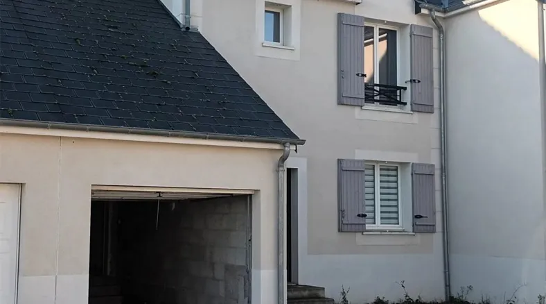 Image Facade maison de 110 m2 avec jardin et garage à cendre sur La-Ville-Aaux-Dames | Transactions Tours'n Gestion Immo 37