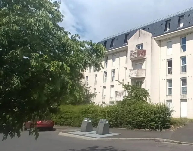 Vue façade immeuble avec studio meublé de 30 m2 à louer sur Tours Sud | Tours'N Gestion Immo 37