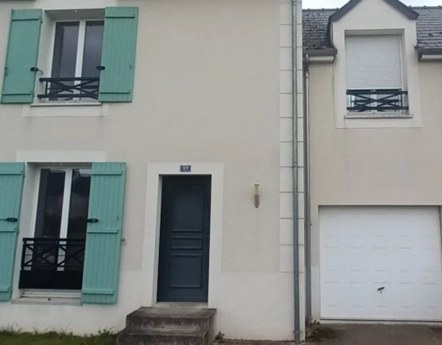 Façade maison de 75 m2 avec jardin et garage à vendre sur La Ville Aux Dames | Tours'N Gestion Immo 37
